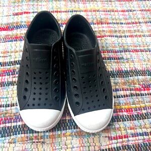 Native NWOT SIZE C12 boy or girl could wear